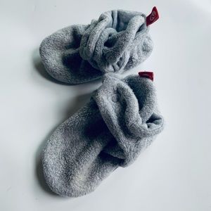Zutano grey booties 12m